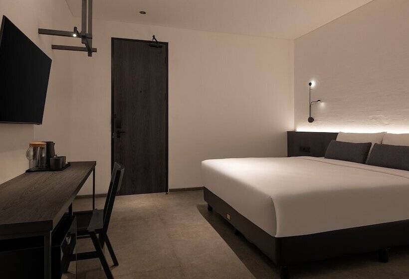 חדר סופריור, Rez