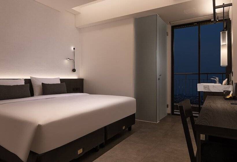 חדר דלוקס, Rez