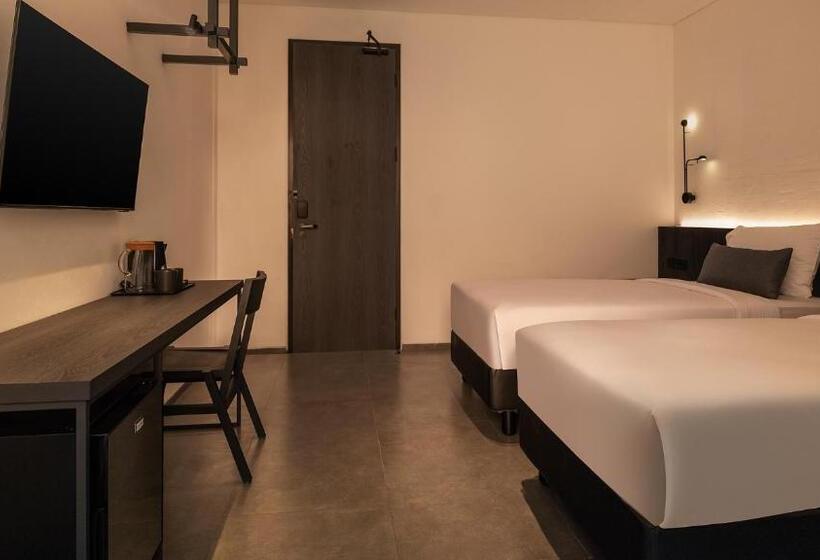 חדר סופריור, Rez