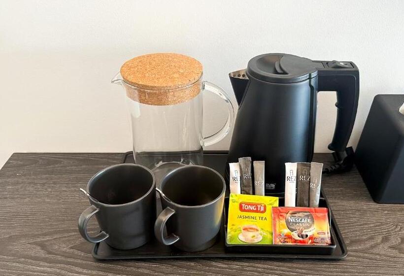 חדר סופריור, Rez