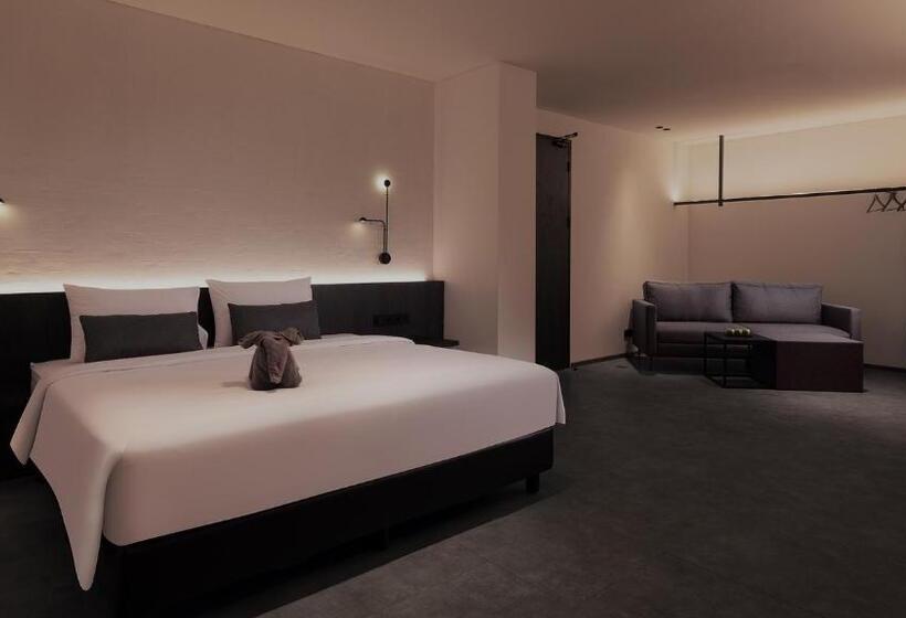 סוויטה עם מרפסת, Rez