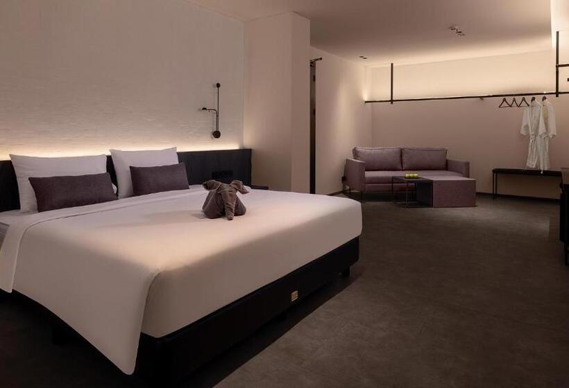 סוויטה עם מרפסת, Rez