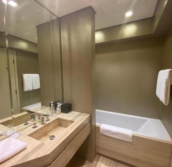 스탠다드 스튜디오, Suites   Damac Tower Riyadh