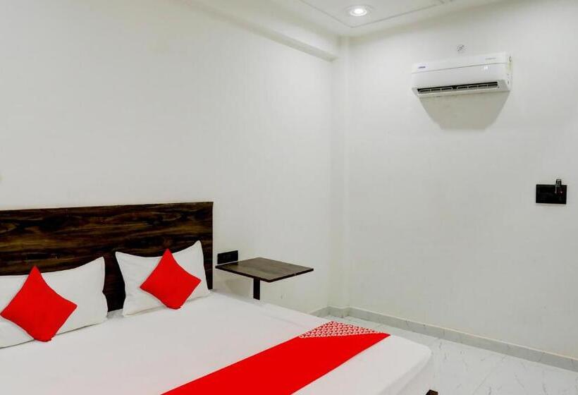 חדר קלאסי לשלושה, Oyo Flagship Hotel Palacio Palace