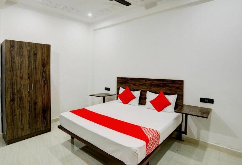 Трехместный Номер Классика, Oyo Flagship Hotel Palacio Palace