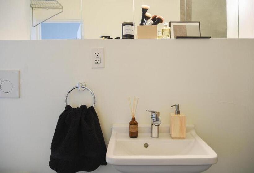 استودیو استاندارد با تراس, Hollywood Guesthouse