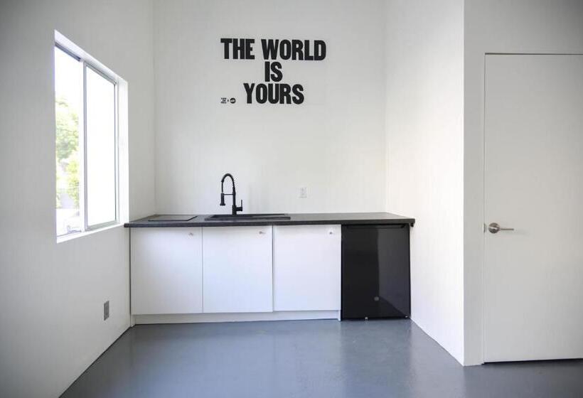 استودیو استاندارد با تراس, Hollywood Guesthouse