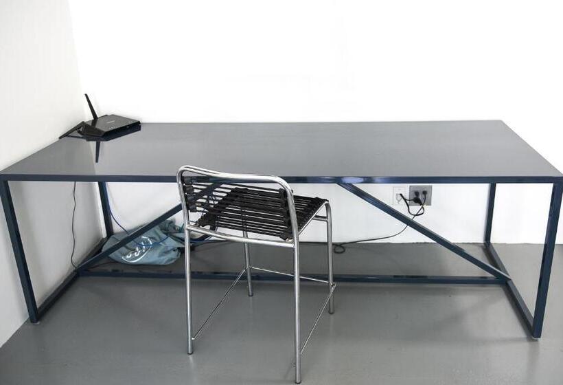 استودیو استاندارد با تراس, Hollywood Guesthouse