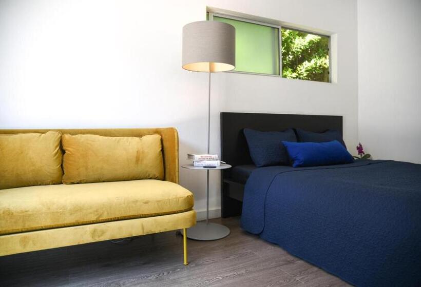 استودیو استاندارد با چشم‌انداز باغ, Hollywood Guesthouse