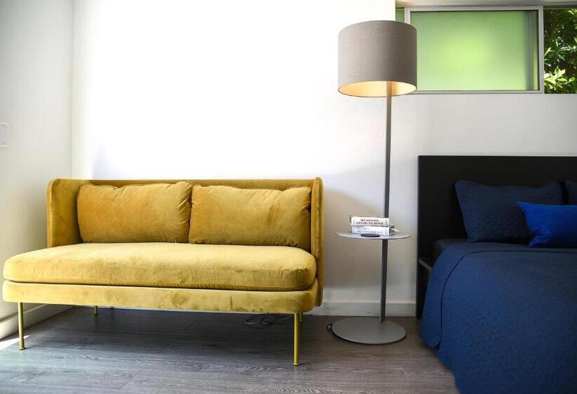 استودیو استاندارد با چشم‌انداز باغ, Hollywood Guesthouse