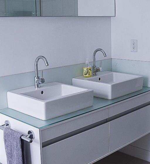 استودیوی استاندارد, Hollywood Guesthouse