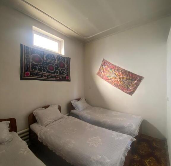 غرفة إقتصادية ثلاثية, Ozod Guest House