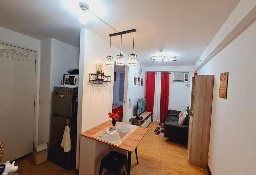 Люкс с Балконом, Janz Davao Condo Staycation Near Davao Airport