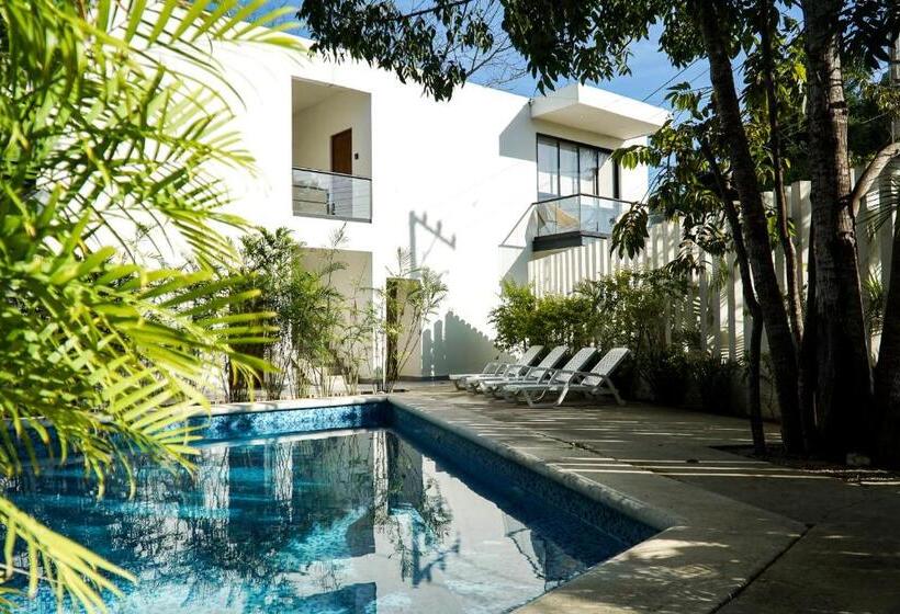 Huoneisto 1 Makuuhuone Allasnäkymä, Deluxe Apartments Azure