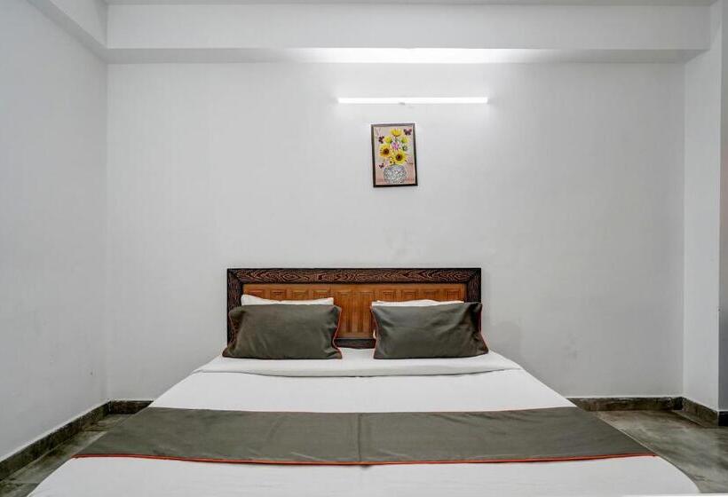 Трехместный Номер Классика, Oyo Flagship Omi Rooms