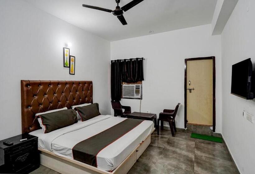 Трехместный Номер Классика, Oyo Flagship Omi Rooms
