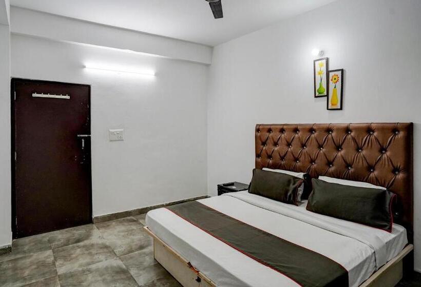 Трехместный Номер Классика, Oyo Flagship Omi Rooms