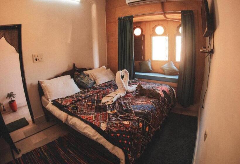 Номер Deluxe с Балконом, Blue Eye Hostel
