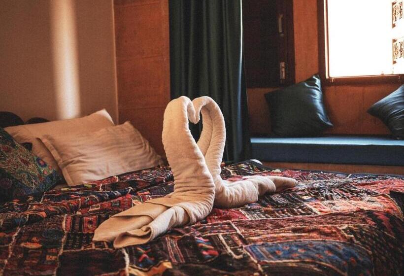발코니 디럭스 룸, Blue Eye Hostel