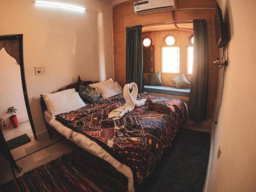 اتاق لوکس با بالکن, Blue Eye Hostel