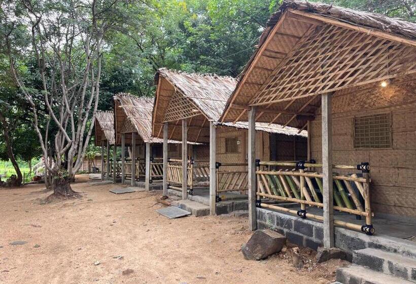 エコノミールーム, Happy Place Hampi