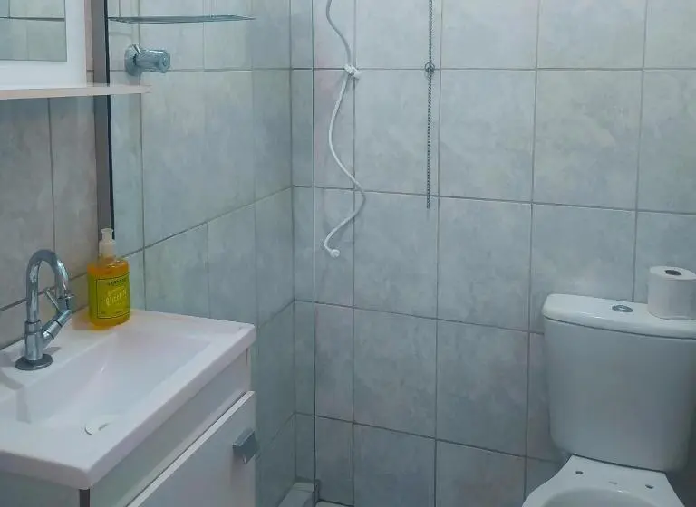 Perhestudio, Quarto Privativo No Centro