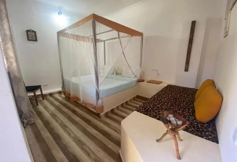 Standard Kolmen Hengen Huone Puutarhanäkymä, Villa Raffaele B&b