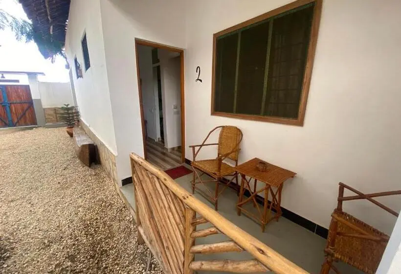 Comfort Kolmen Hengen Huone, Villa Raffaele B&b