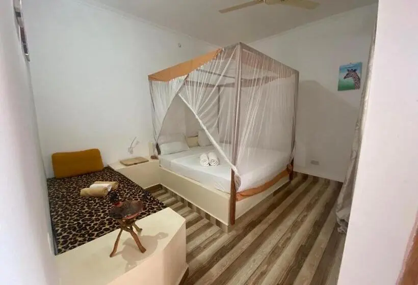 Comfort Kolmen Hengen Huone, Villa Raffaele B&b
