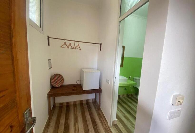 コンフォートトリプルルーム, Villa Raffaele B&b