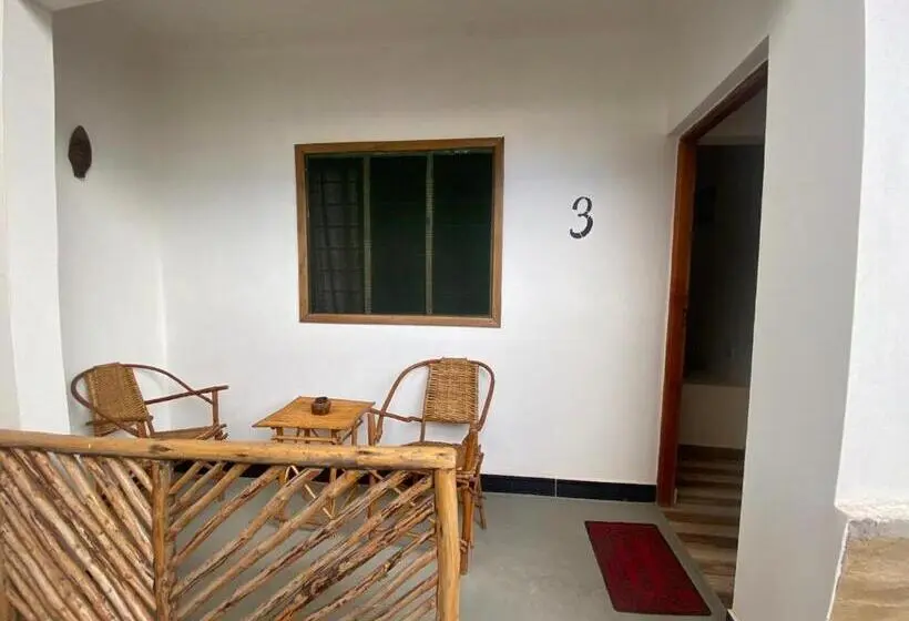 Classic Kolmen Hengen Huone, Villa Raffaele B&b