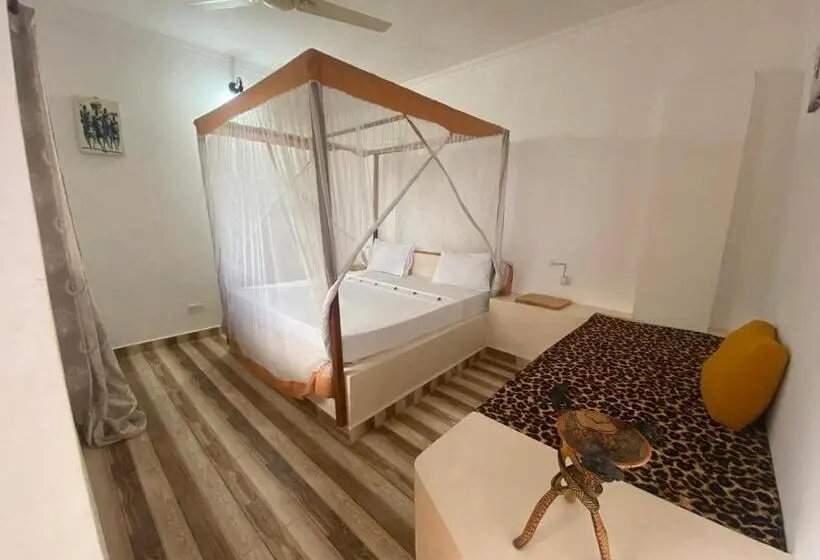 Classic Kolmen Hengen Huone, Villa Raffaele B&b