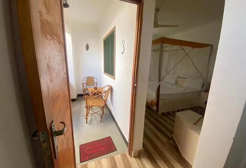 Classic Kolmen Hengen Huone, Villa Raffaele B&b