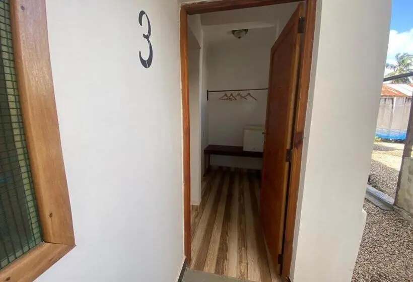 Classic Kolmen Hengen Huone, Villa Raffaele B&b