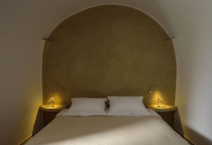 سوییت لوکس, Oia Treasures Art Suites