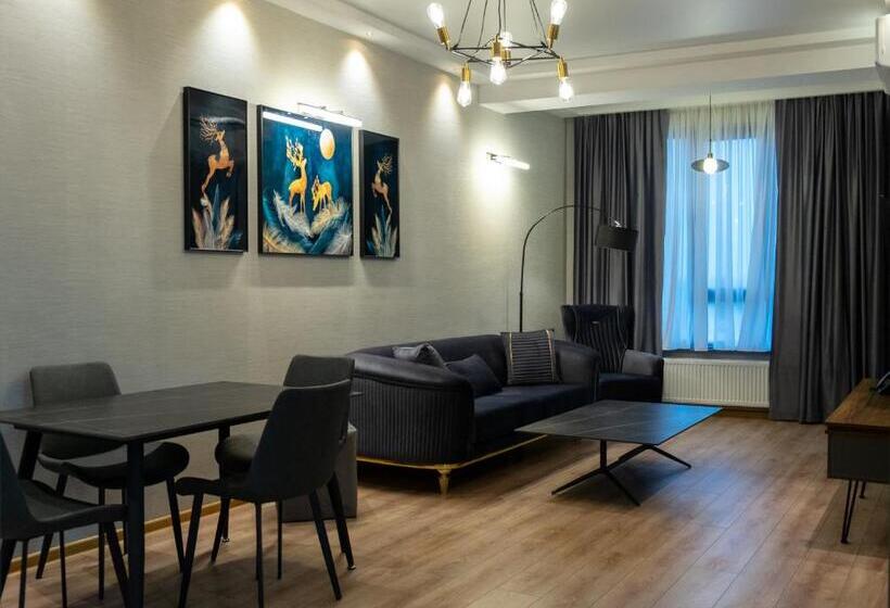 سوییت خانوادگی, Gori Apartments