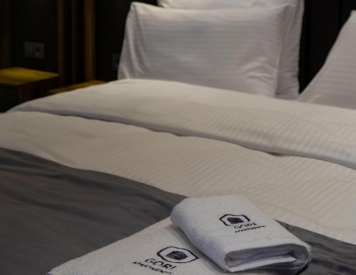 استودیوی سوپریور, Gori Apartments