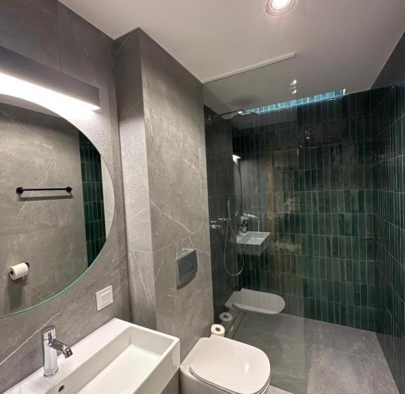 آپارتمان 1 خوابه با چشمانداز استخر, Lipowy Dwór