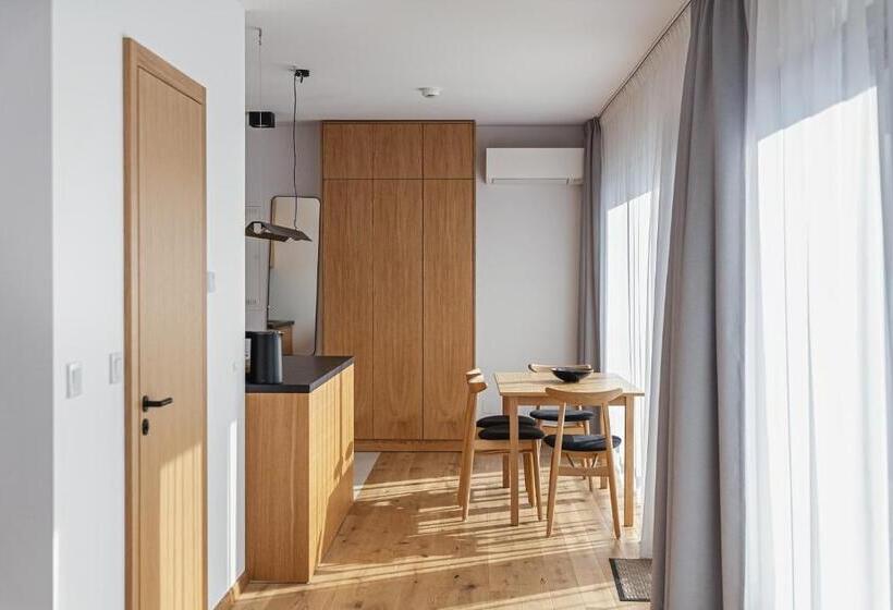 آپارتمان 1 خوابه با چشمانداز, Lipowy Dwór