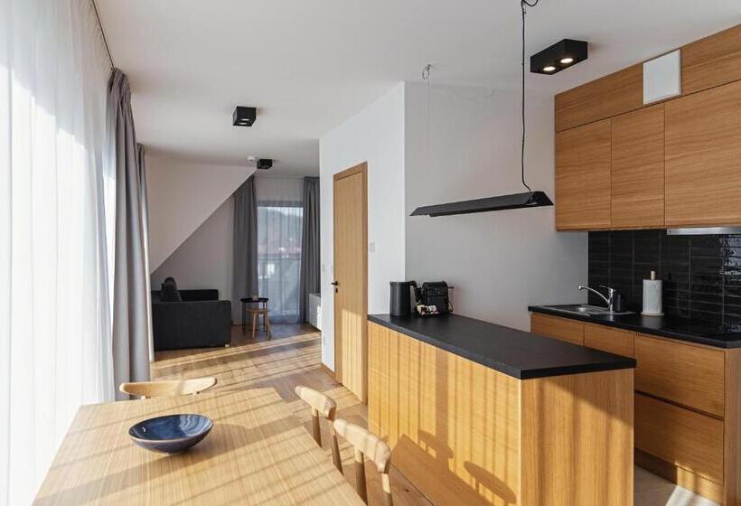 آپارتمان 1 خوابه با چشمانداز, Lipowy Dwór