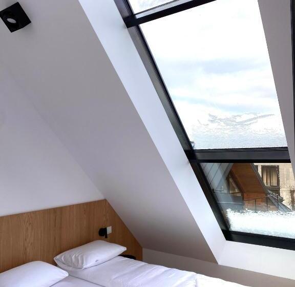 1 Bedroom Penthouse Apartment, Lipowy Dwór