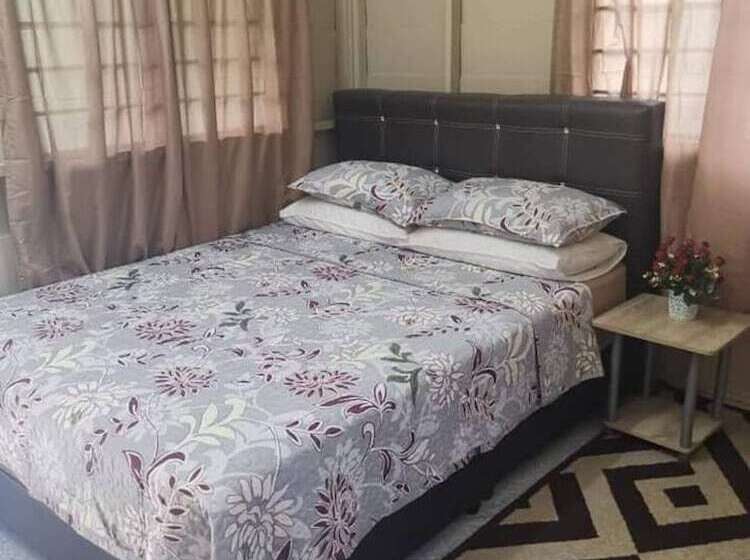 חדר דלוקס לשלושה, Napoh Motel By Oyo