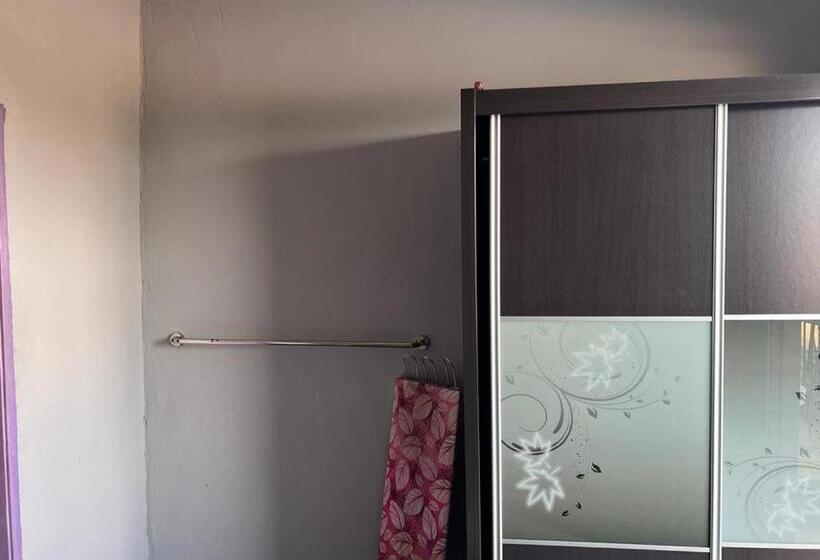 סוויטה משפחתית, Napoh Motel By Oyo