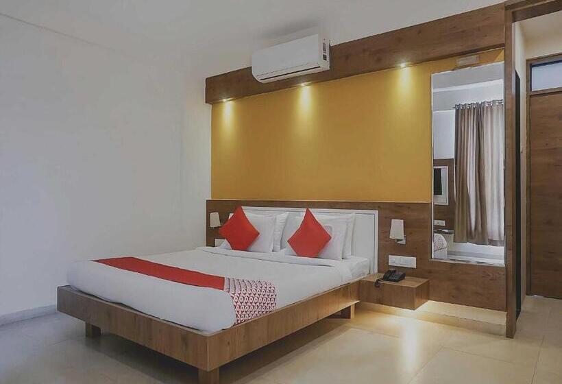 Номер Deluxe, Collection O Sanskruti Resort