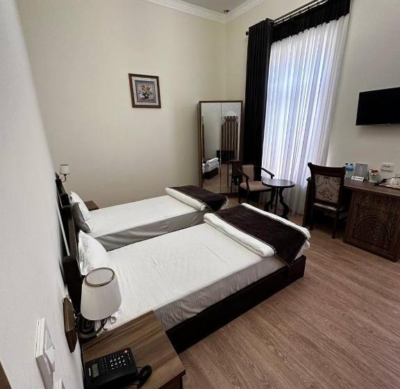 Chambre Standard, Imperial Palace