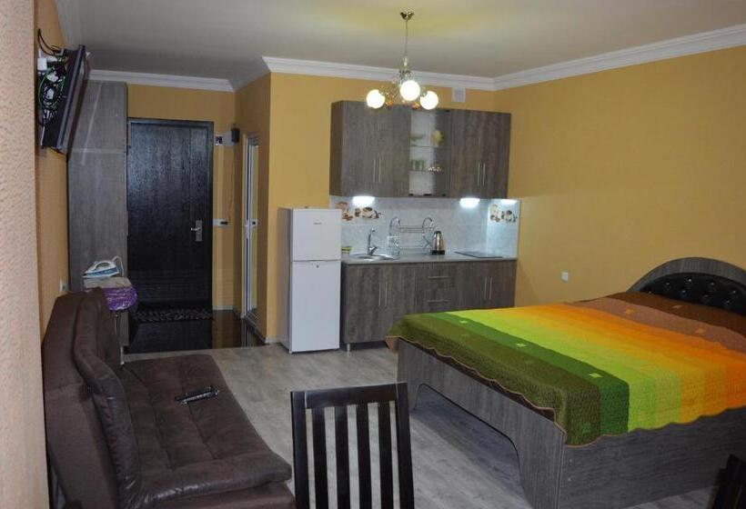 اتاق خانوادگی با چشم‌انداز دریا, Orbi Plaza