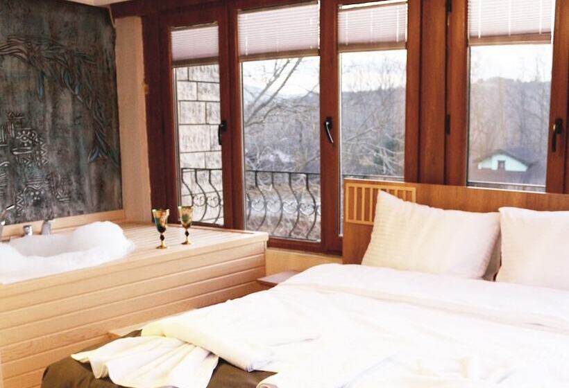 デラックスルーム, Karamazov Antik Otel