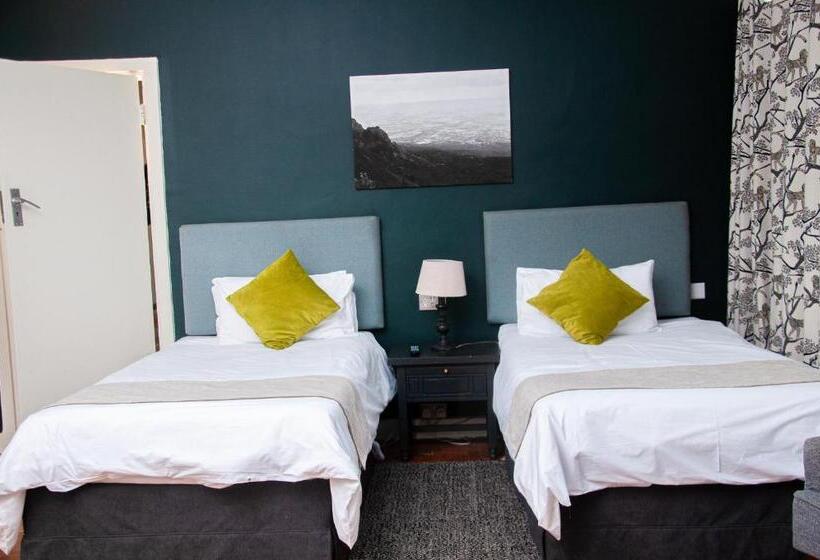 اتاق خانوادگی با سرویس بهداشتی مشترک, Montclair Hotel And Casino