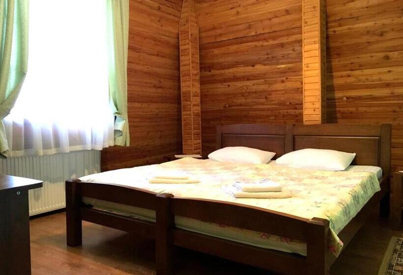 חדר משפחתי נוף להרים, Motel Karpaty