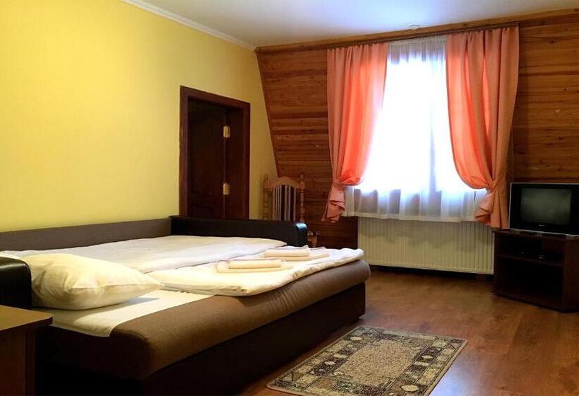חדר משפחתי נוף להרים, Motel Karpaty